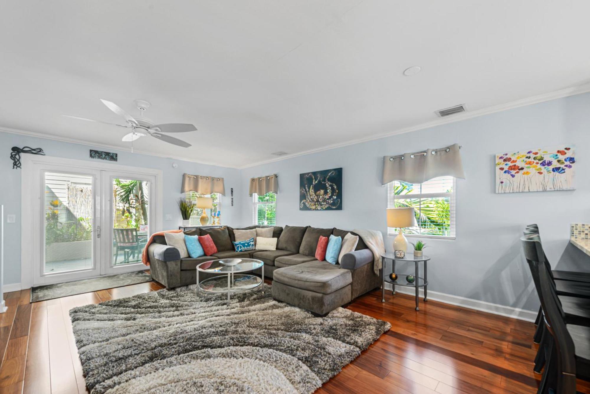 Paradise Place Duval Square Apartment *